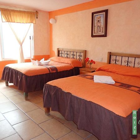 Hotel Meson Del Cortijo Huichapan エクステリア 写真